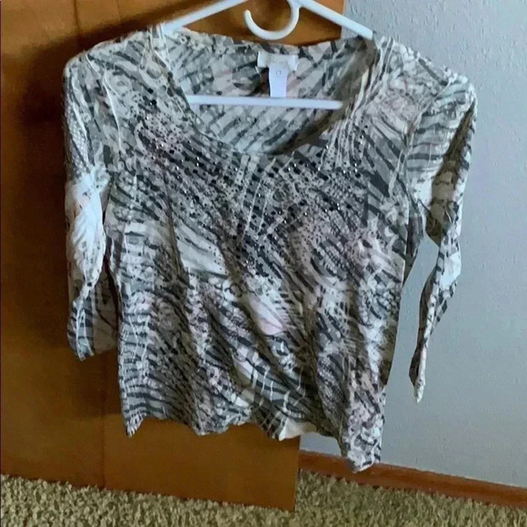 Chicos Womenβs Black & White Pattern Top withLong Sleeves Size 0 - Picture 2 of 6